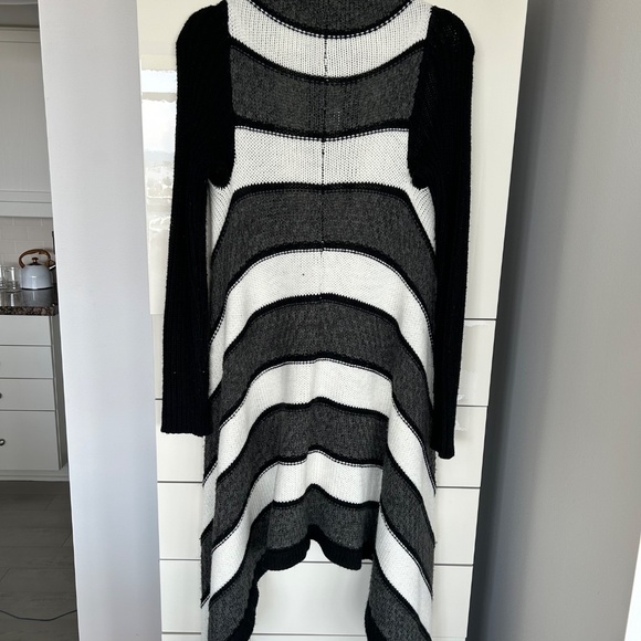 Fall Ladies Long Sweater - Picture 3 of 3